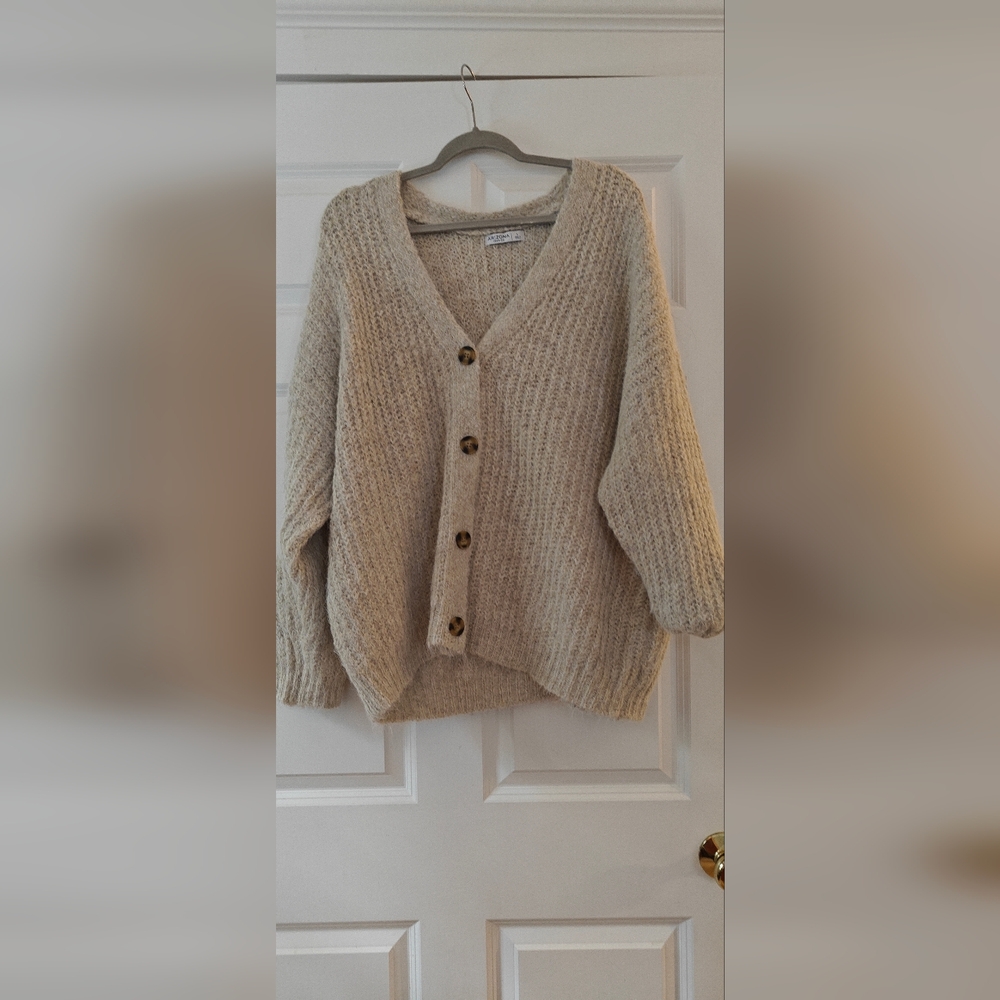 Arizona Jean Company Beige Button-Up Cardigan